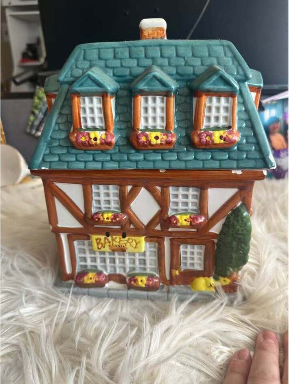 Sherwood Brands Inc Ceramic House Bakery Cookie Jar Vintage 1999 With Lid